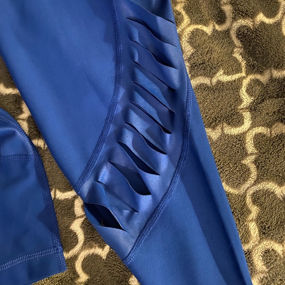 90 Degrees By Reflex High Waist Capris Leggings - Picture 4 of 4